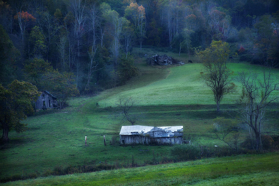 Weathered Barn Smoky Mountains Photograph by David Chasey