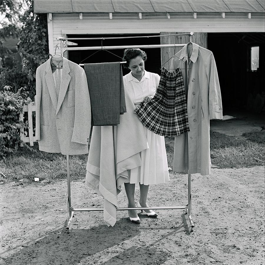 1960-1969 Photograph - Whirlpools Laundry Machine #1 by Frank Scherschel