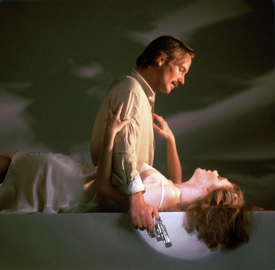 WILLIAM HURT and KATHLEEN TURNER in BODY HEAT -1981-. #1 Photograph by Album