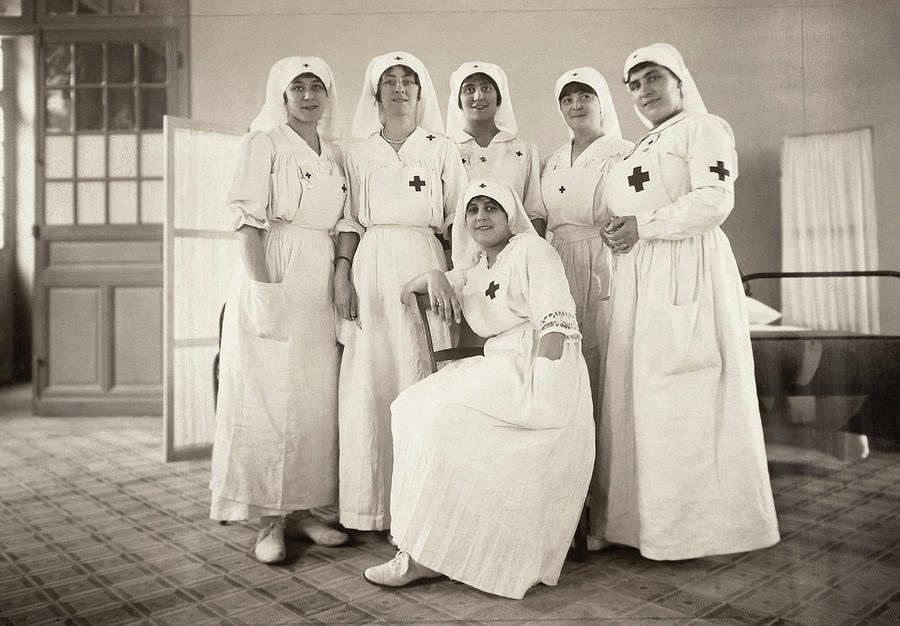 wwi-nurses-1918-photograph-by-granger-pixels