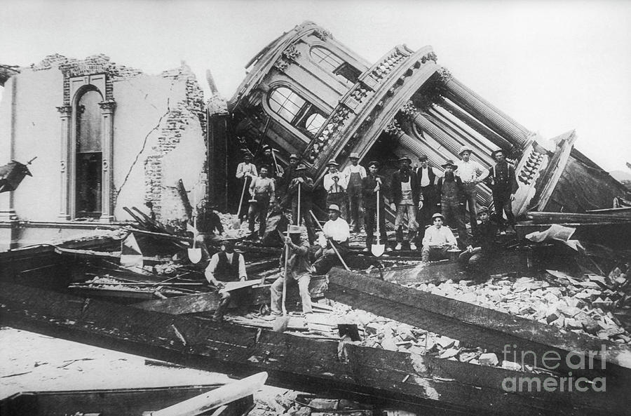 10-1906-san-francisco-earthquake-damage-uc-regents-natl-information-service-for-earthquake-engineeringscience-photo-library.jpg