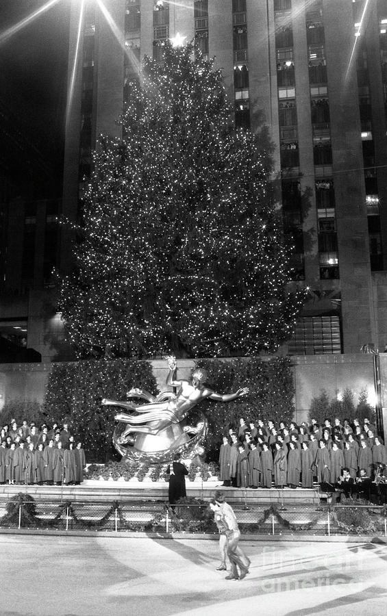Christmas Tree At Rockefeller Center #11 Photograph by Bettmann