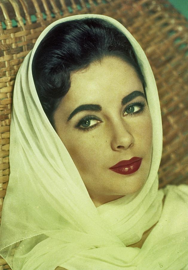 Elizabeth Taylor Photograph by Movie Star News - Fine Art America