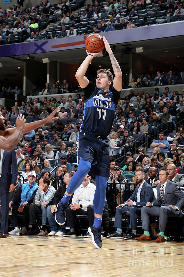 Dallas Mavericks V Memphis Grizzlies Photograph by Joe Murphy