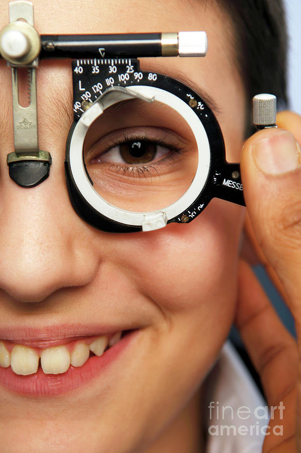 Eye Test #14 Photograph by Medicimage / Science Photo Library
