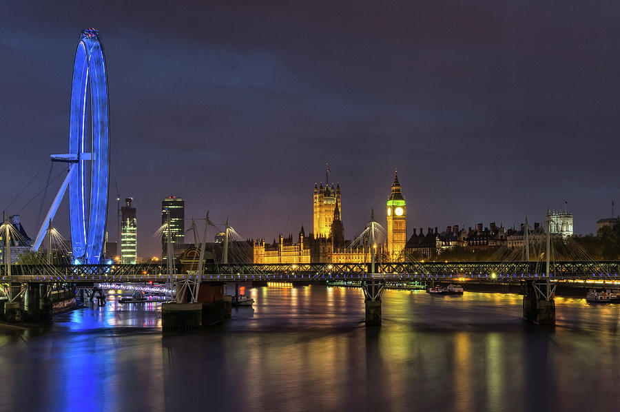 London Photograph - 14 by Giuseppe Torre