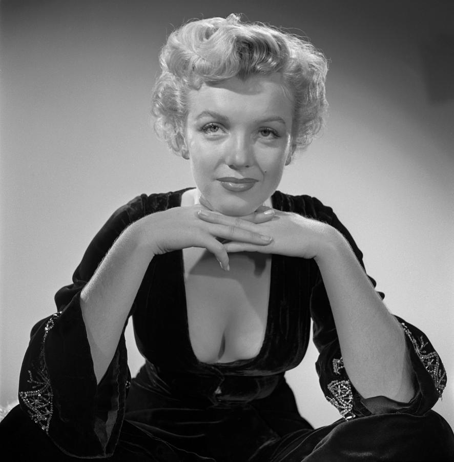 Marilyn Monroe Portrait Session #15 Photograph by Earl Theisen Collection
