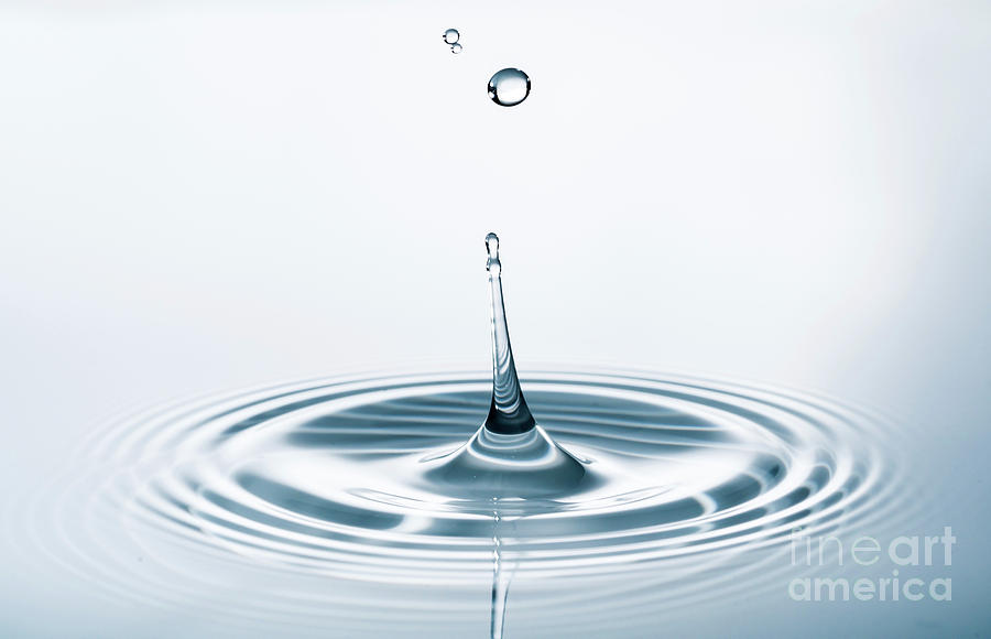 Water Drop Impact #16 Photograph by Wladimir Bulgar/science Photo Library