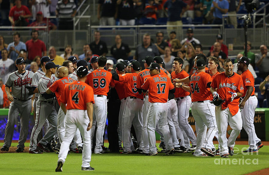 Atlanta Braves V Miami Marlins Photograph by Mike Ehrmann Atlanta Braves V Miami Marlins Photograph by Mike Ehrmann