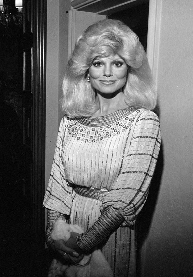 1980-1989 Photograph - Loni Anderson by Mediapunch