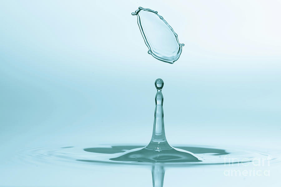 Water Drop Impact #18 Photograph by Wladimir Bulgar/science Photo Library