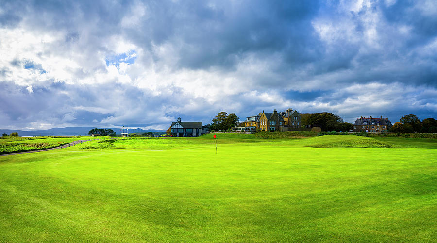 18th Green With Clubhouse And Hotels Photograph by Panoramic Images