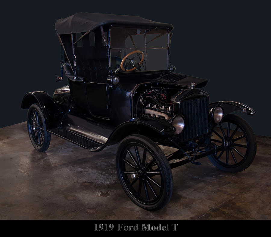 1919 Ford Model T Photograph - 1919 Ford Model T by Flees Photos