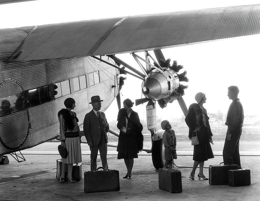 Parenthood Movie Photograph - 1920s 1930s Group Of Passengers by Vintage Images