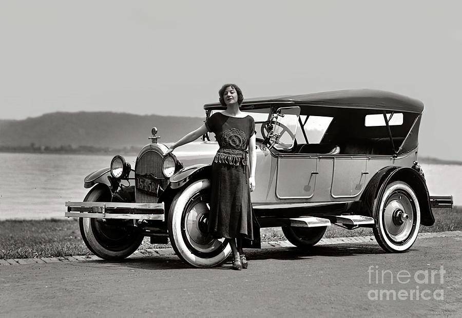 1920s Moon Touring Car With Fashion Model Photograph by Retrographs