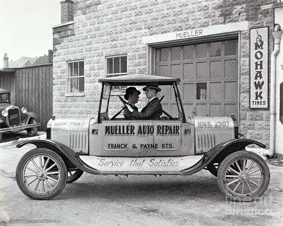 1920s Mueller Auto Repair Two Way Vehicle With Occupants Photograph by Retrographs