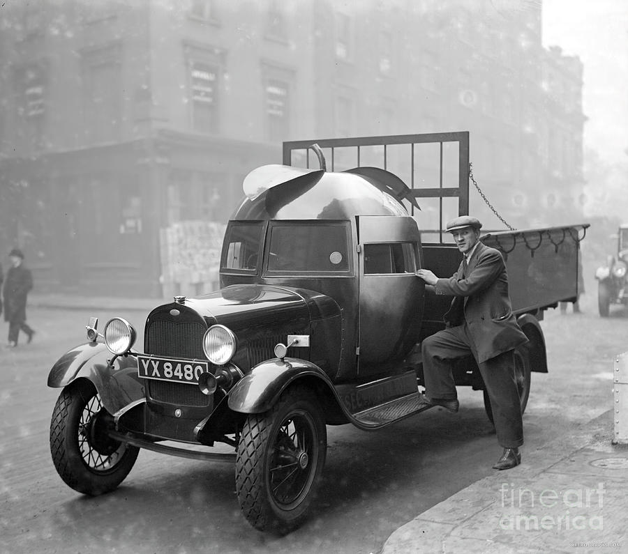 1920s Stylized Delivery Truck On London Street Photograph by Retrographs