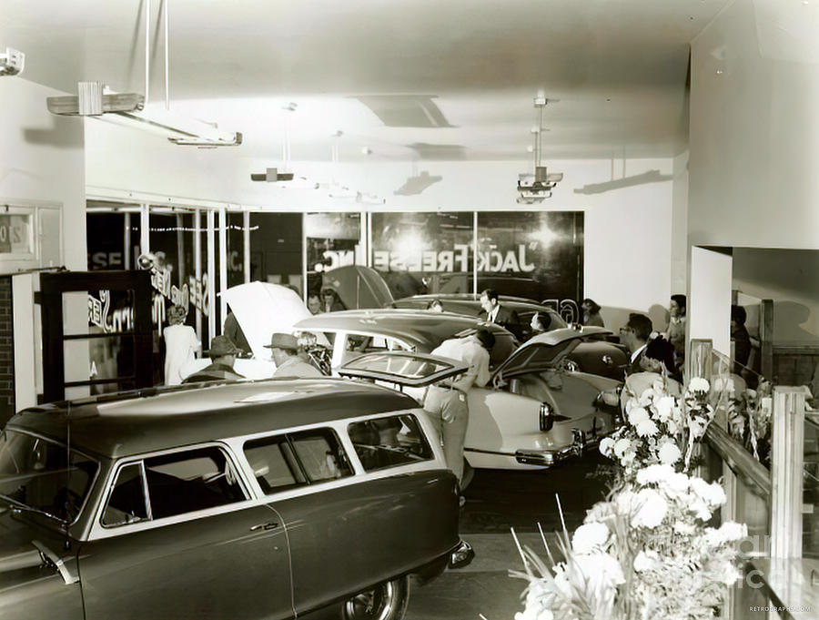 1940s Nash Showroom Featuring New Models Photograph by Retrographs