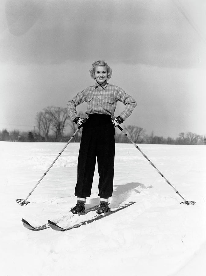 1940s Smiling Blond Woman On Skis Both Painting by Vintage Images - Fine  Art America