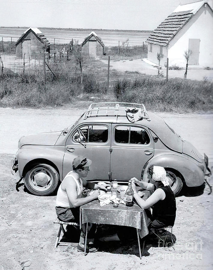 1940s Vehicle With Couple Having Picnic Photograph by Retrographs