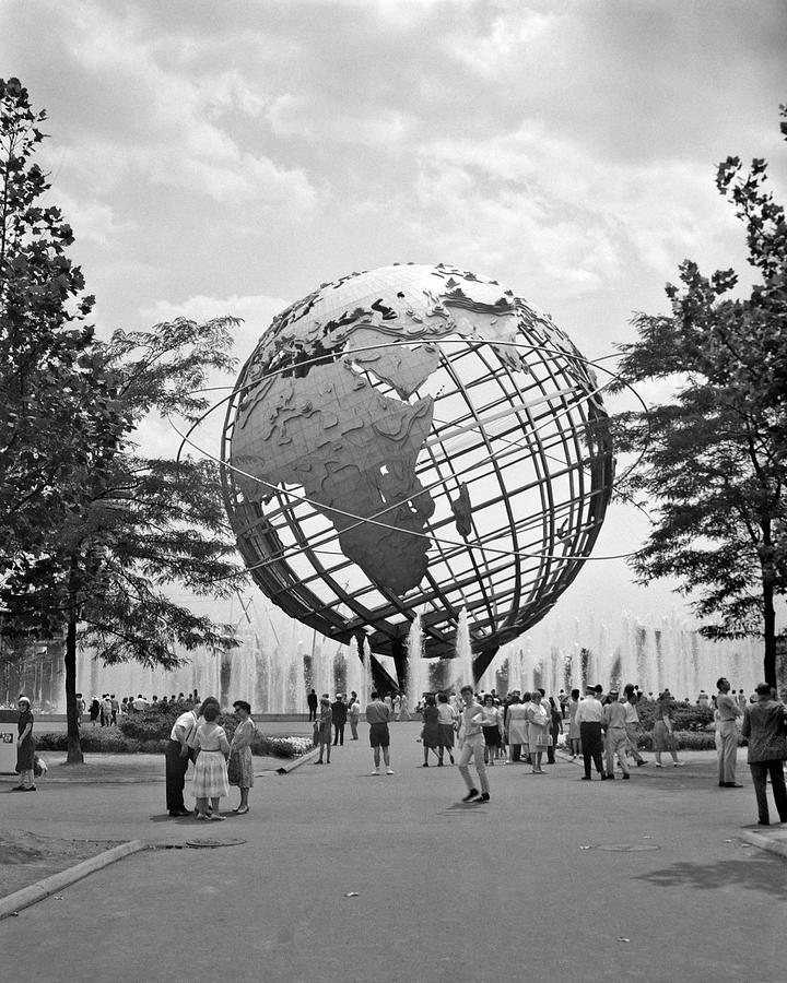 1960s 1964 New York Worlds Fair Photograph by Vintage Images