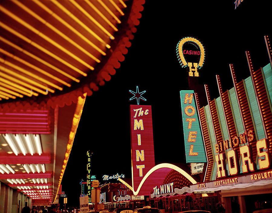 fællesskab Editor Faderlig 1960s Night Scene Downtown Las Vegas Photograph by Vintage Images - Pixels