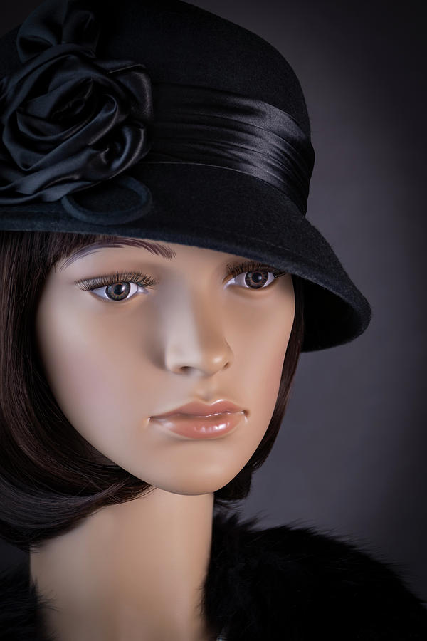 1920's Mannequin Head with Black Wool Hat, Fur Collar and Pearls ...