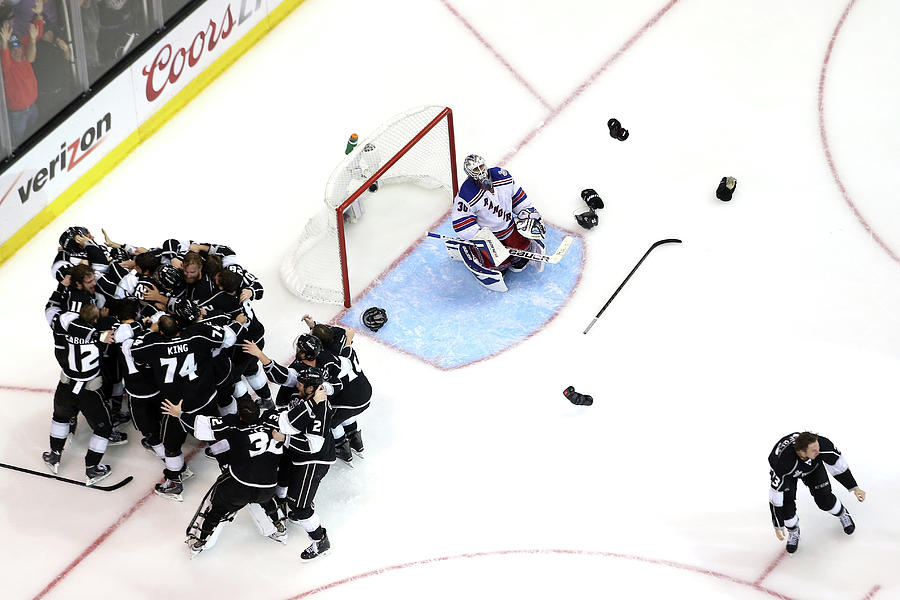 2014 Nhl Stanley Cup Final - Game Five Photograph by Bruce Bennett