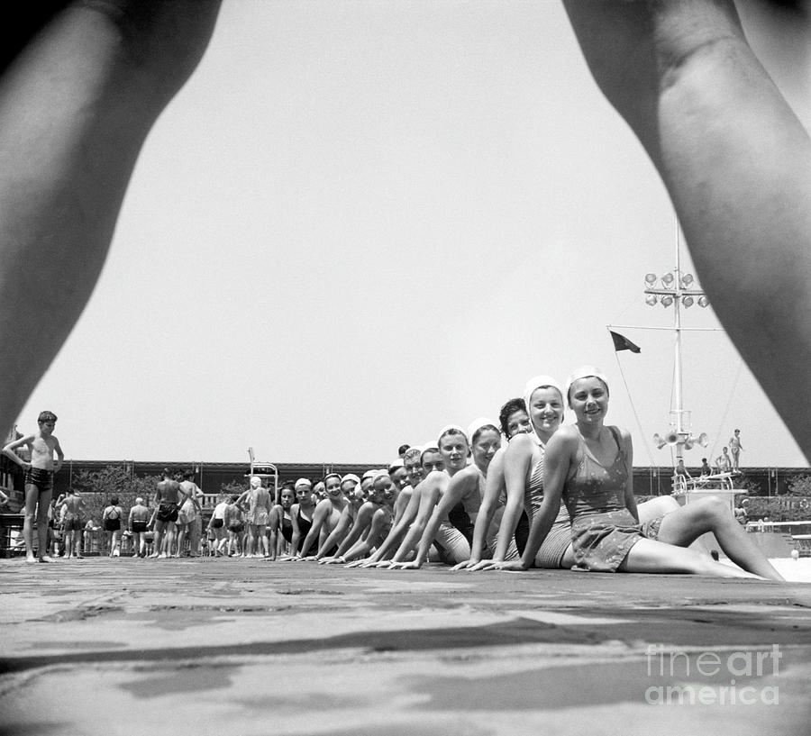 Aqua Ballerinas Photograph by Bettmann Aqua Ballerinas Photograph by Bettmann