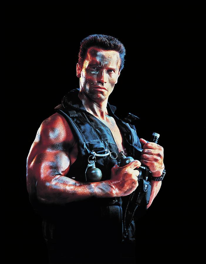 Arnold Schwarzenegger Photograph - ARNOLD SCHWARZENEGGER in COMMANDO -1985-. #2 by Album