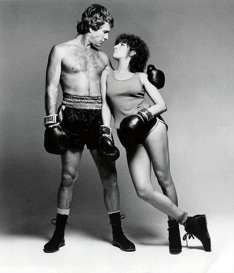 Barbra Streisand Photograph - BARBRA STREISAND and RYAN ONEAL in THE MAIN EVENT -1979-. #2 by Album