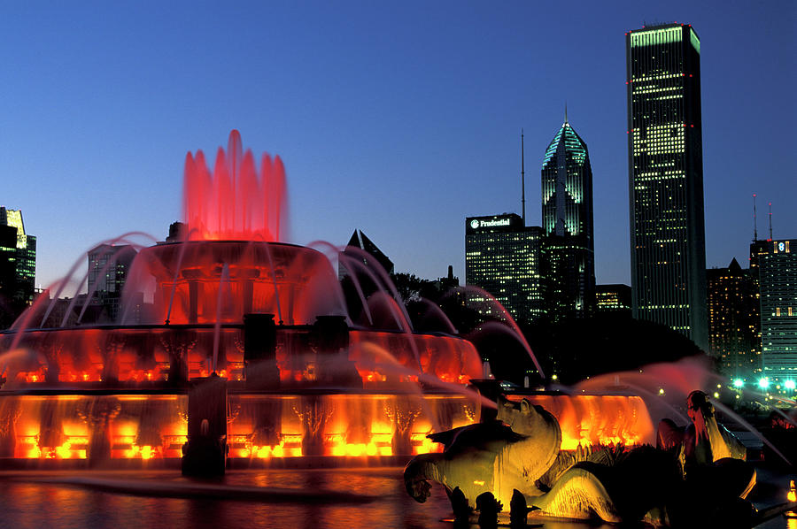 Buckingham Fountain, Chicago #2 Digital Art by Heeb Photos