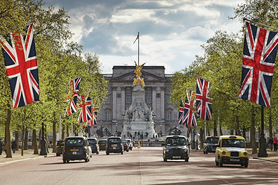 Buckingham Palace, London, England #2 Digital Art by Richard Taylor