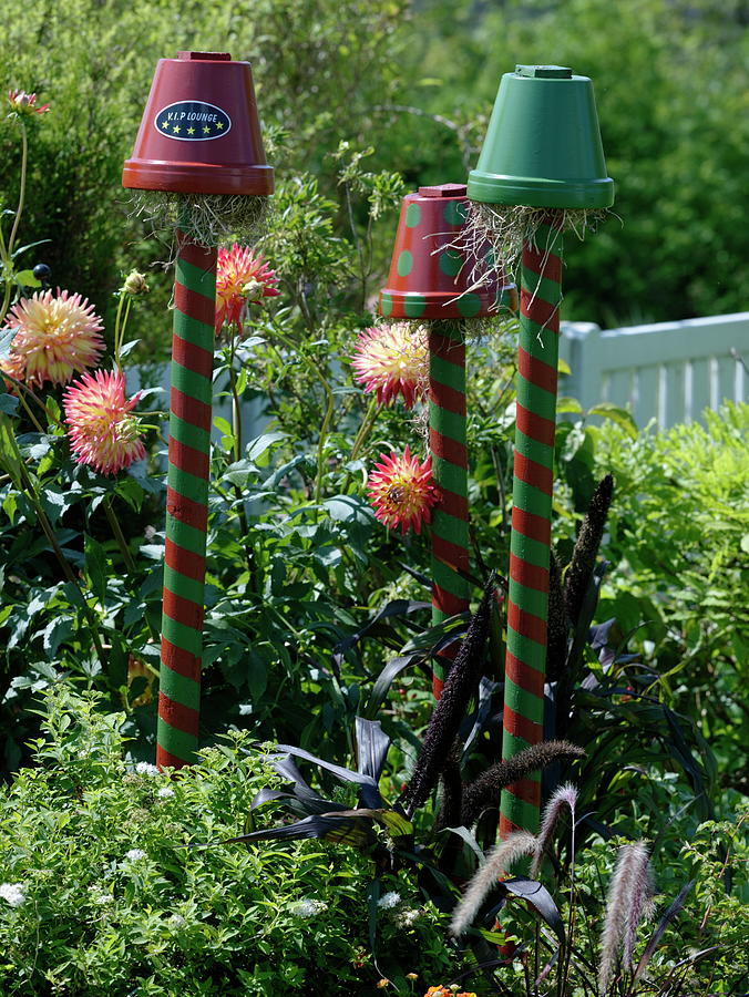 Colorfully Painted Clay Pots On Piles As Beneficial Shelter 2   2 Colorfully Painted Clay Pots On Piles As Beneficial Shelter Friedrich Strauss 