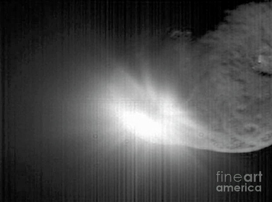 Deep Impact Comet Strike #2 Photograph by Nasa/jpl-caltech/umd/science Photo Library
