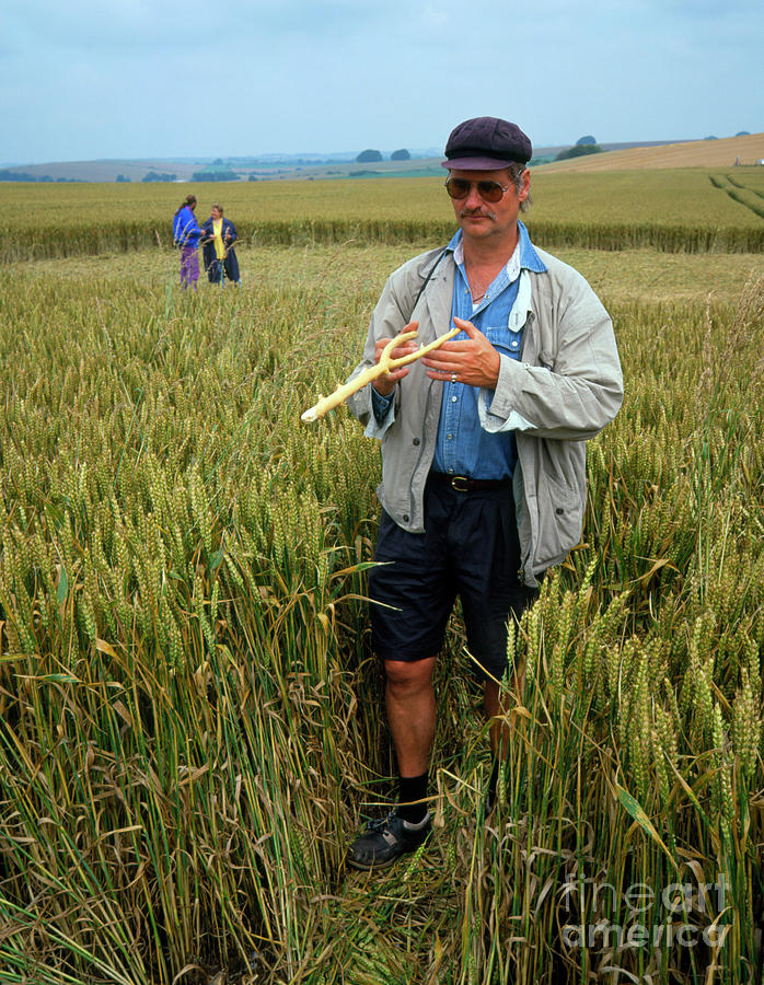 Dowser In A Crop Circle #2 Photograph by David Parker/science Photo Library