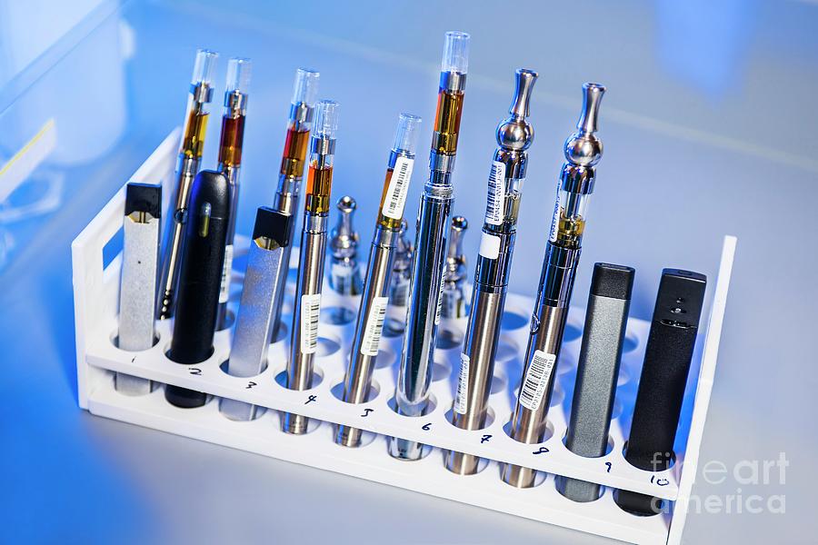 Still Life Photograph - E-cigarette Research #2 by Lauren Bishop/science Photo Library