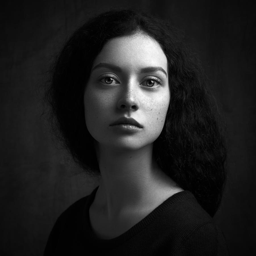 Elizabeth #2 Photograph by Alex Malikov