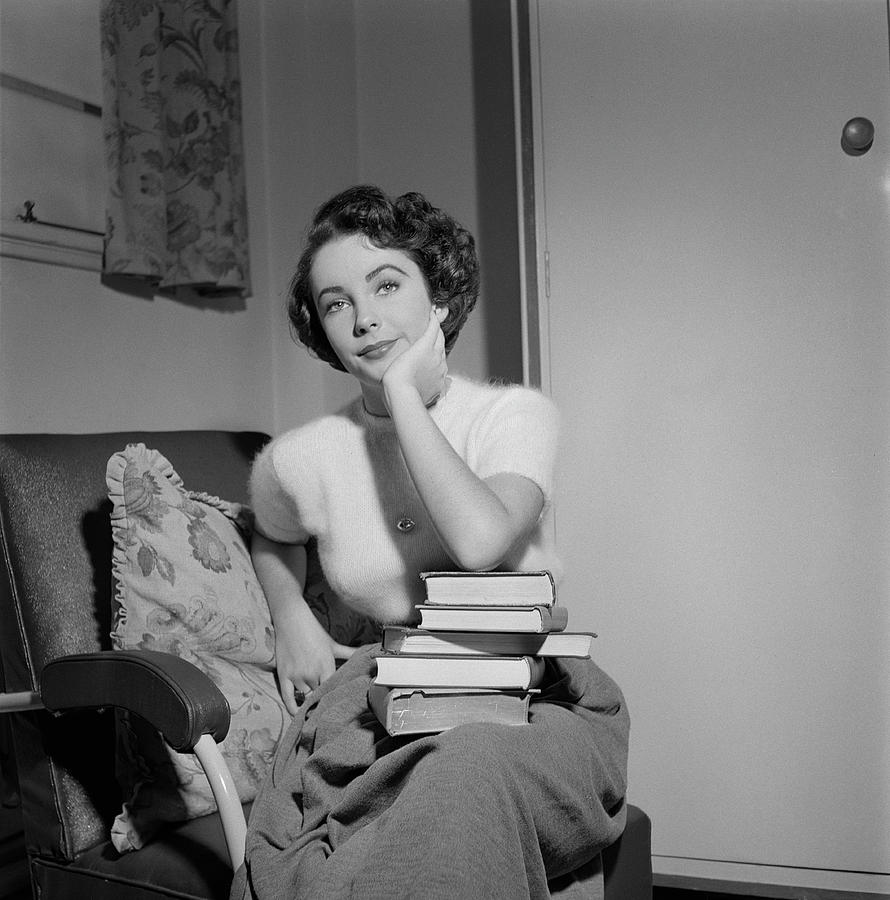 Elizabeth Taylor #2 Photograph by Keystone Features