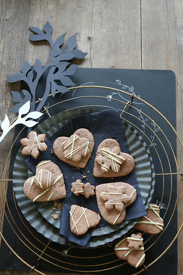 Gluten-free, Heart-shaped Honey Biscuits Decorated With White Chocolate #2 Photograph by Regina Hippel