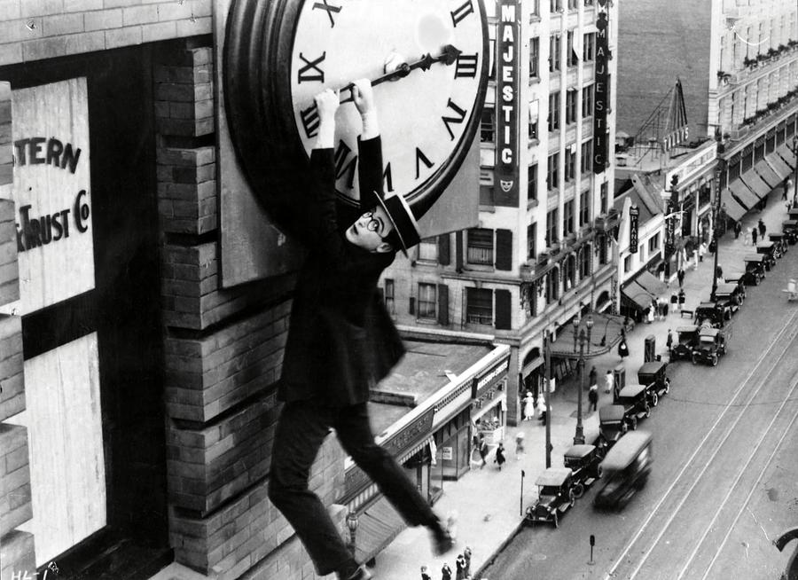 HAROLD LLOYD in SAFETY LAST -1923-. #2 Photograph by Album
