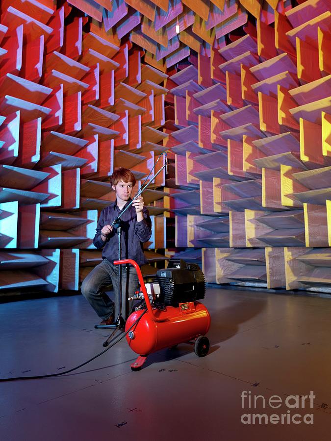 London Photograph - Hemi-anechoic Chamber Experiment #2 by Andrew Brookes, National Physical Laboratory/science Photo Library