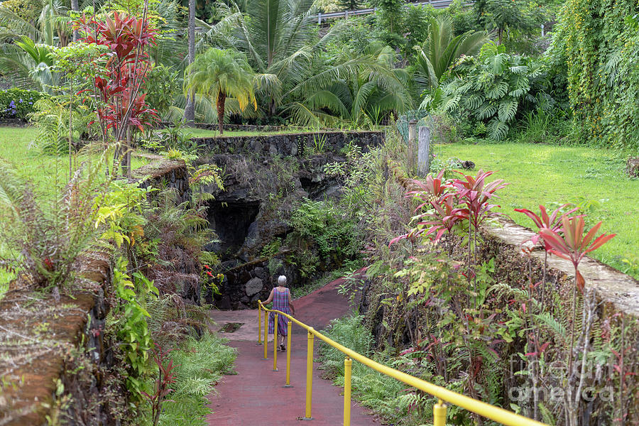Tourist Attraction Photograph - Lava Tube Tourist Attraction #2 by Jim West/science Photo Library