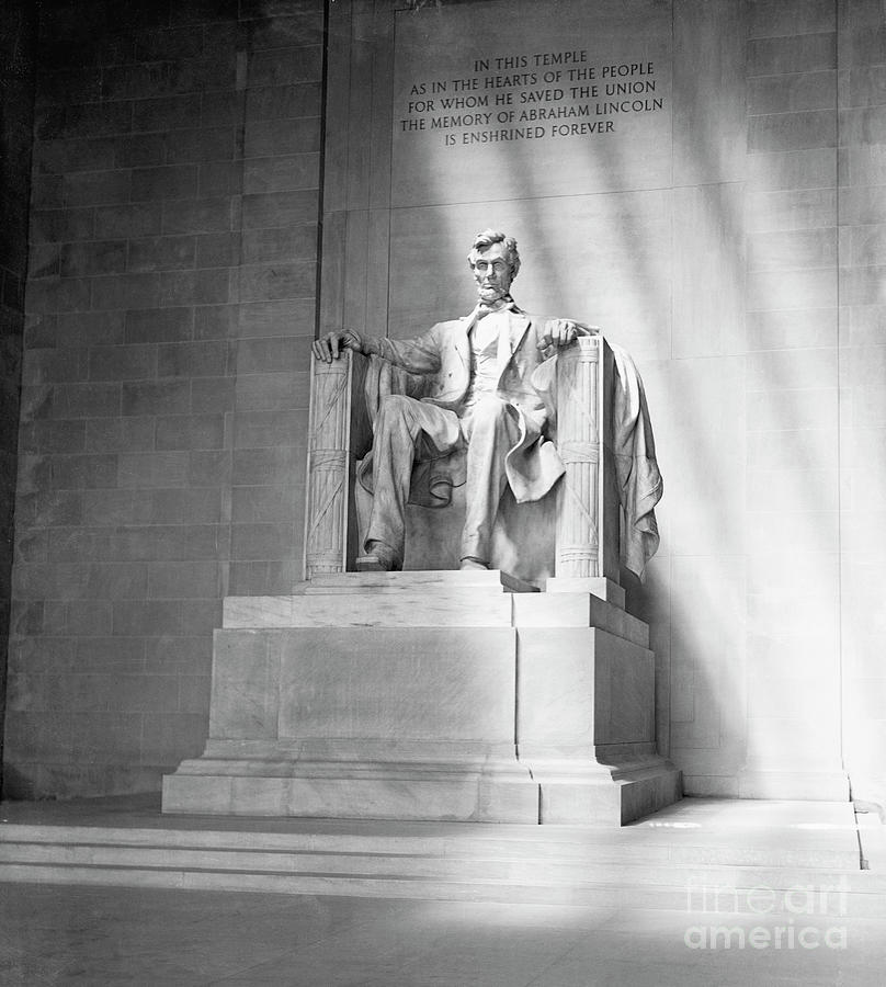 Lincoln Memorial #2 Photograph by Bettmann