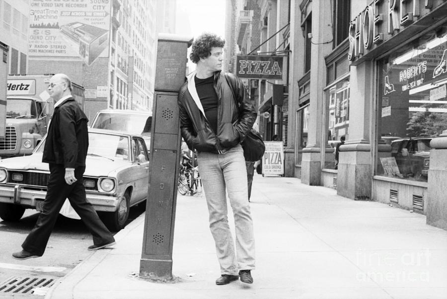 Lou Reed Photograph - Lou Reed In Nyc #2 by The Estate Of David Gahr