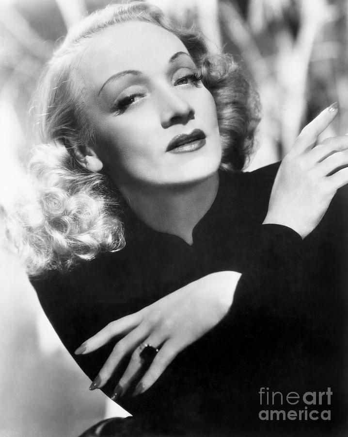 Marlene Dietrich #2 Photograph by Bettmann