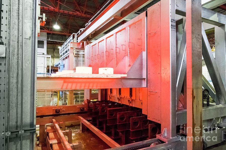 Nobody Photograph - Metalworks Furnace by Lewis Houghton/science Photo Library Nobody Photograph - Metalworks Furnace by Lewis Houghton/science Photo Library