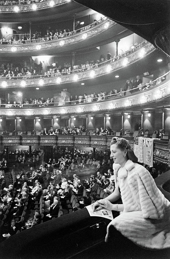 Metropolitan Opera #2 Photograph by Alfred Eisenstaedt