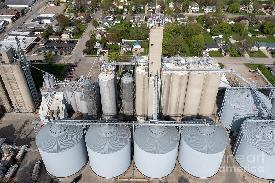 Michigan Grain Elevators #2 Photograph by Jim West/science Photo Library