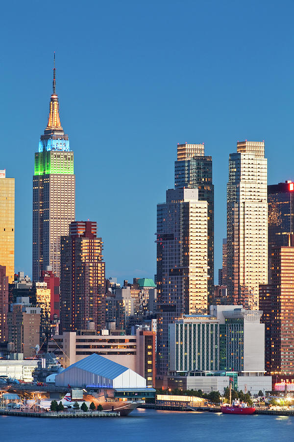 New York City, Midtown Skyline #2 Digital Art by Luigi Vaccarella